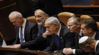 الائتلاف عازم على المضي قدماً بتشريعات إضعاف القضاء