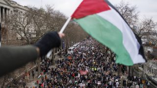 ناشطون يدعون إلى كتابة “وقف إطلاق النار” في غزة على بطاقات اقتراع الانتخابات الأميركية