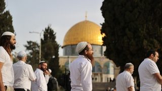 عشرات المستعمرين يقتحمون المسجد الأقصى