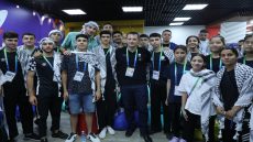 جلسة تحفيزية يقدمها البطل الأولمبي للمبارزة بالسيف الروسي الكسي فروزين، للاعبي فلسطين المشاركين في دورة الألعاب الآسيوية للأطفال