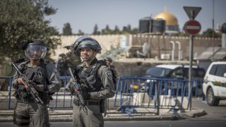 الاحتلال يحول القدس إلى ثكنة عسكرية بذريعة تأمين “مسيرة الأعلام” الاستفزازية
