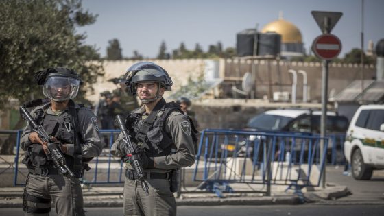 الاحتلال يحول القدس إلى ثكنة عسكرية بذريعة تأمين “مسيرة الأعلام” الاستفزازية