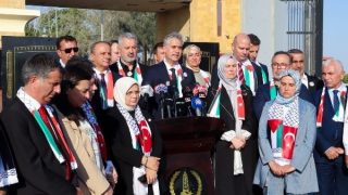وفد برلماني تركي يزور معبر رفح للتضامن مع أهالي القطاع