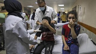 مدير مجمع “الشفاء”: الوضع الصحي كارثي.. و16 ألف مريض ينتظرون العلاج بالخارج