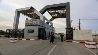 هآرتس: فتح معبر رفح خلال أيام بعد ضغوط مصرية