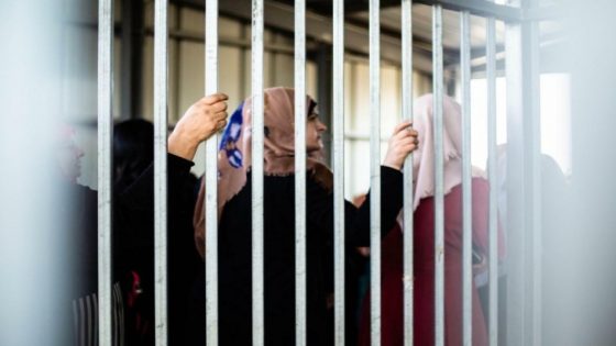 49 أسيرة يتعرضن لجرائم منظمة في سجون الاحتلال