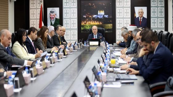 مصطفى في مستهل جلسة الحكومة: نُجري مشاورات مع لجنة الانتخابات المركزية لضمان إجراء انتخابات الهيئات المحلية