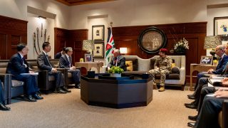 العاهل الأردني يؤكد ضرورة الالتزام باتفاق إنهاء الحرب في غزة ووقف الاعتداءات الإسرائيلية في الضفة