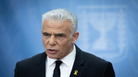 لابيد: التحقيق في “قطرغيت” من صلاحية الشاباك وليس رئيسه