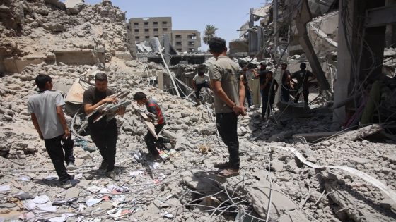 الاحتلال يواصل خروقاته بغارات ونسف مبانٍ في قطاع غزة