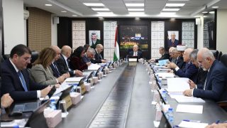 مصطفى يوجّه مختلف المؤسسات الحكومية بتسخير كل إمكانياتها الإغاثية في قطاع غزة