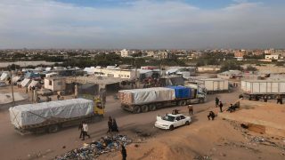مفوضة أوروبية: يجب تدفق المساعدات الإنسانية إلى غزة كالسيل