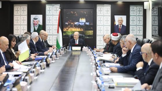 مجلس الوزراء يدعو إلى تسريع الاستجابة الدولية للإغاثة العاجلة في قطاع غزة