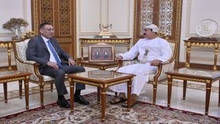 السفير الرويضي يطلع وزير المكتب السلطاني على شهدات الأحداث الفلسطينية