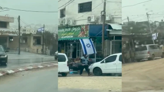 أعلام إسرائيلية على مداخل مخيم طولكرم وسط تواصل العدوان