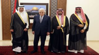 الرئيس يتقبل أوراق اعتماد سفير المملكة العربية السعودية لدى دولة فلسطين