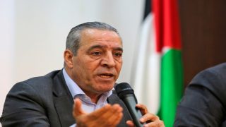 السلطة تحذر المؤسسات المدنية والأمنية: لا للتعامل مع الاحتلال والتزموا بالقانون