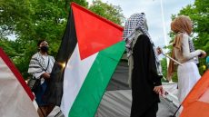 طلاب جامعات أميركية يتهمون إداراتهم بمراقبة وتعقب نشطاء مؤيدين لفلسطين