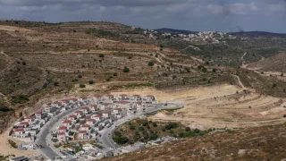 إسرائيل تبدأ تسوية أراضي الضفة وتحويلها لأملاك دولة