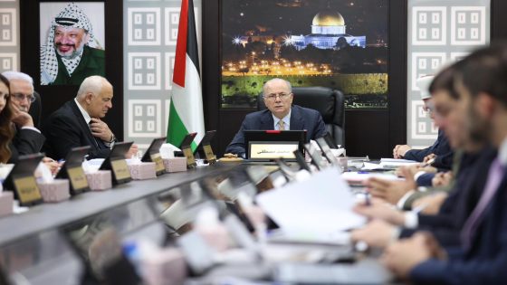 مجلس الوزراء يُحذر من التباطؤ غير المبرر في إدخال المساعدات الإنسانية ومستلزمات المعيشة إلى قطاع غزة