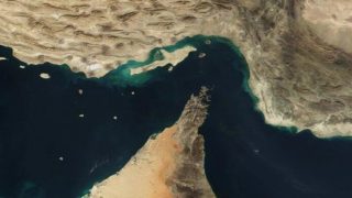 إيران تهدد: أي هجوم أمريكي في “هرمز” سيؤدي إلى إغلاقه لأجل غير مسمى