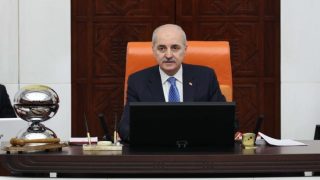 رئيس البرلمان التركي: إسرائيل دفعت الولايات المتحدة نحو حرب غامضة