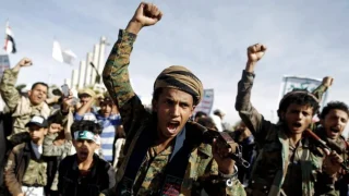 الحوثيون يحسمون موقفهم: قرار المشاركة بالحرب يمني بالكامل