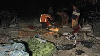 خانيونس تحت النار.. شهيد وإصابات في خيام النازحين