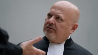 تقرير: وعدت قطر “بـالتكفل” بكريم خان مقابل إصدار مذكرات توقيف ضد نتنياهو
