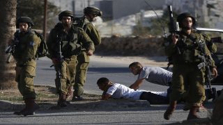 الضفة والقدس تحت وطأة المداهمات والاعتداءات اليومية