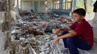 في يومهم.. أطفال فلسطين بين نيران الحرب وأمل التعليم