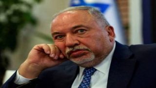 ليبرمان يؤكد أنه لن يجلس مع نتنياهو لتشكيل الحكومة المقبلة “حتى لو انقلب العالم رأسا على عقب”