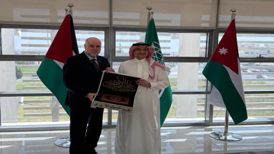 الهباش يبحث مع السفير السعودي في عمّان تطورات الأوضاع في الأراضي الفلسطينية