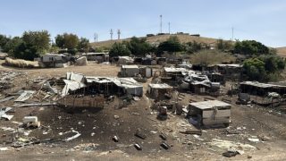 الاتحاد الأوروبي يستنكر قرار إخلاء الخان الأحمر ويدعو إسرائيل للتراجع