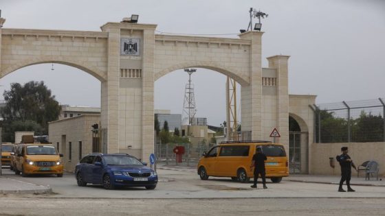 اتفاق على تشكيل لجنة فلسطينية – أردنية لتذليل العقبات التي تواجه المسافرين على معبر الكرامة