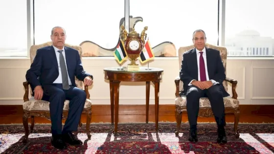 الشيخ ووزير خارجية مصر يبحثان هاتفيا تطورات الأوضاع في فلسطين