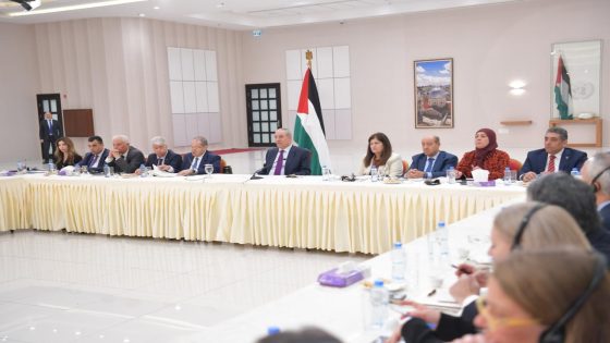 الشيخ يُطلع السفراء المعتمدين لدى فلسطين على آخر المستجدات السياسية والإنسانية
