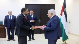 الرئيس يتقبل أوراق اعتماد سفير سريلانكا لدى دولة فلسطين