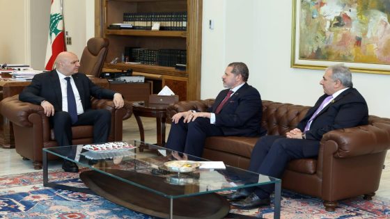 الرئيس اللبناني يستقبل الممثل الخاص للرئيس محمود عباس