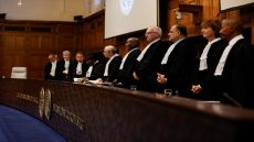 إدارة ترامب تبدأ مسعى لتفكيك الجنائية الدولية وتلوح بمعاقبة حلفائها