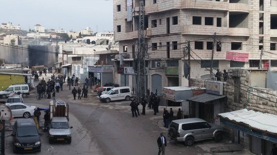 الاحتلال يشن حملة واسعة ضد المركبات بمخيم شعفاط