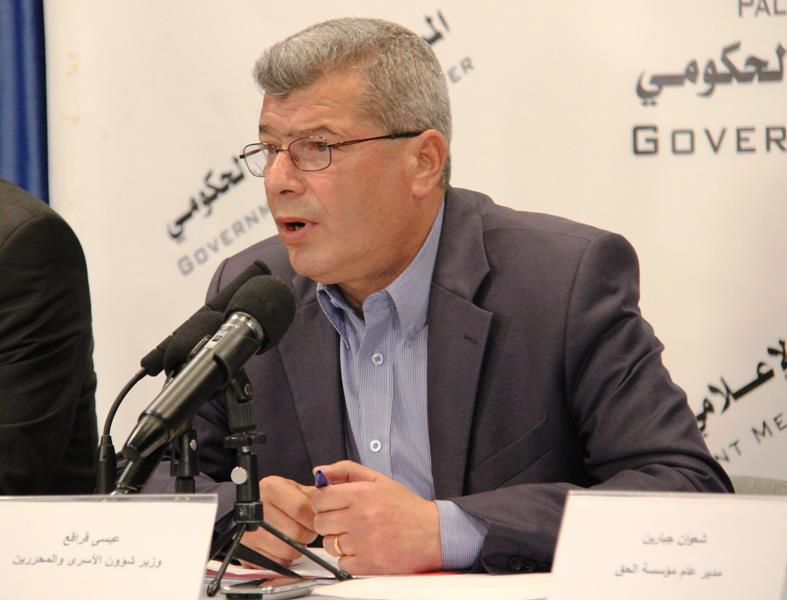قراقع: نقل الأسير المضرب محمود البلبول إلى المستشفى
